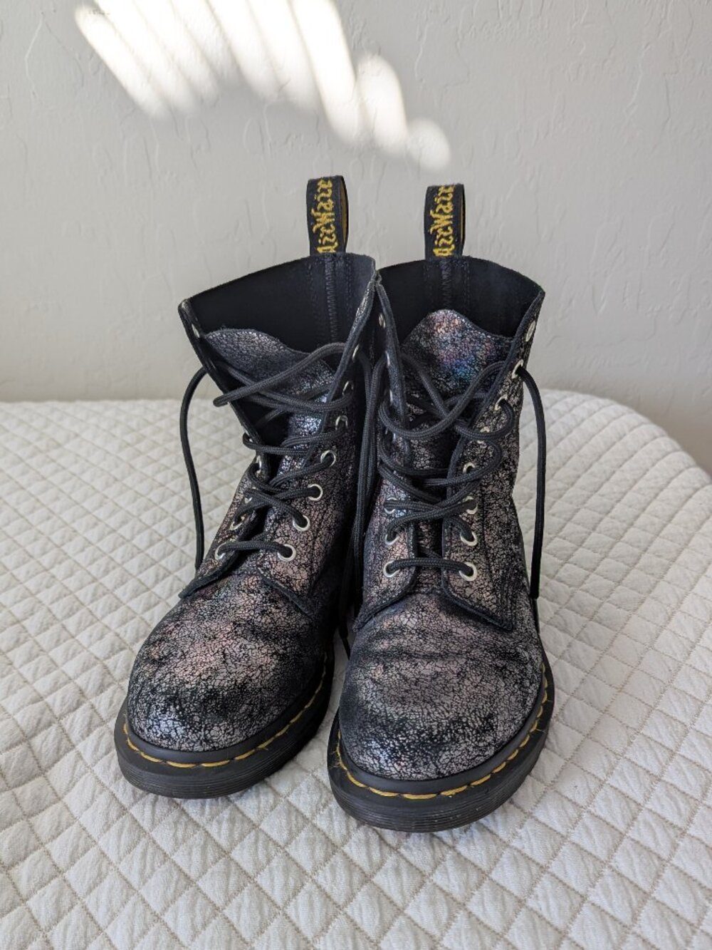 Dr. Martens 1460 Pascal Iridescent Crackle Boots size 8 - Picture 2 of 10